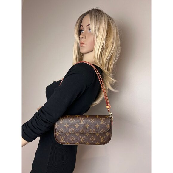 Louis Vuitton Monogram Ivy Wallet on a Chain Shoulder Bag - Picture 13 of 15